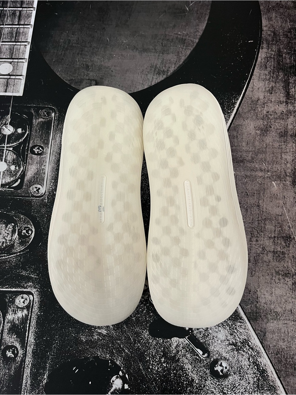 NEW Reebok Slides - Picture 13 of 13